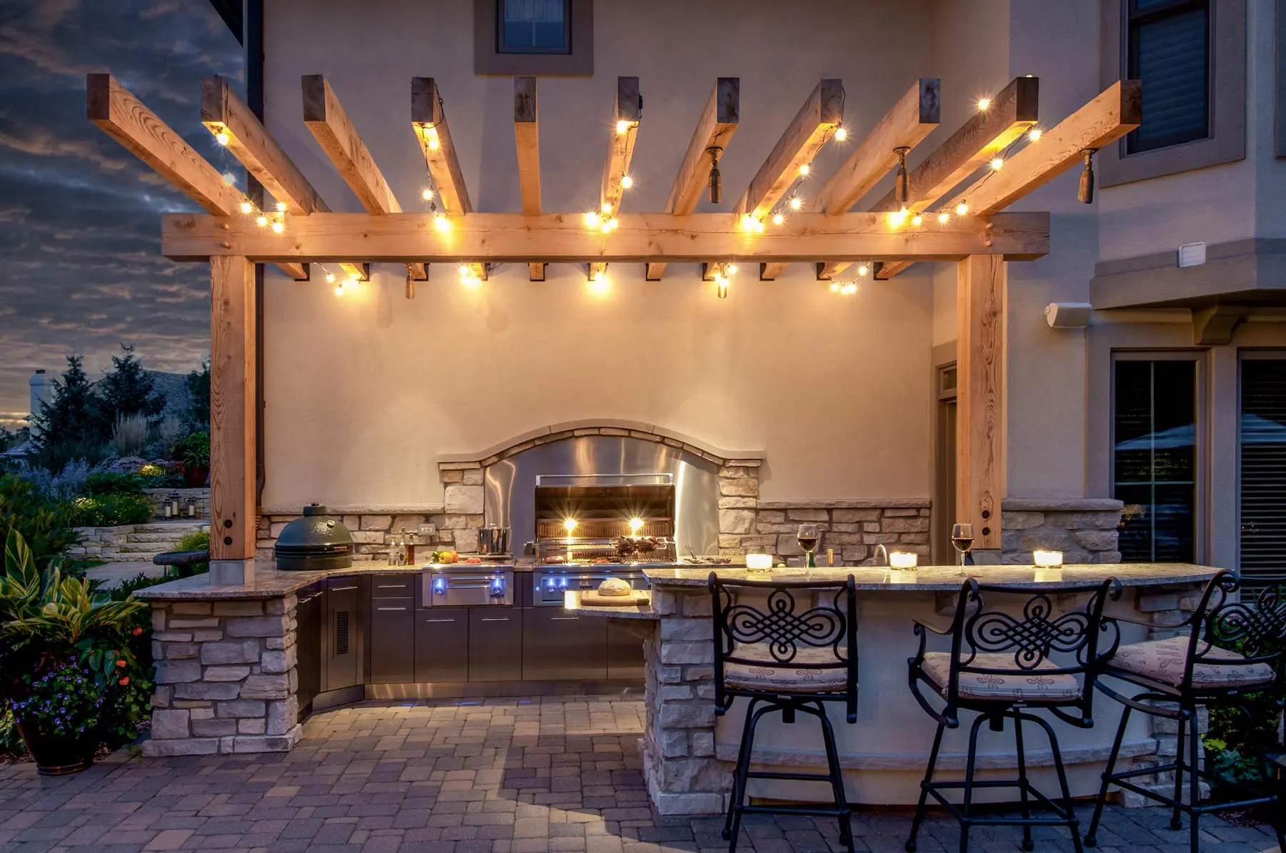 outdoor kitchen