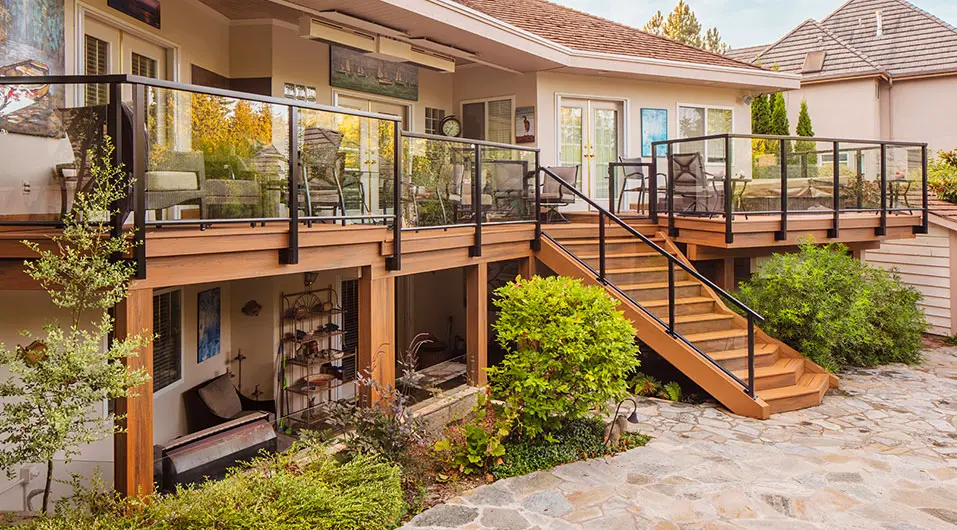 RAISED DECK