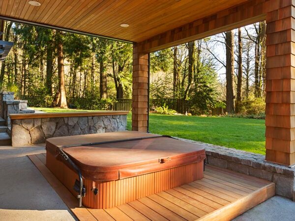 hot-tub hot tub on deck