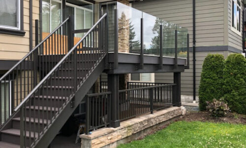 PVC PVC deck with topless glass railing