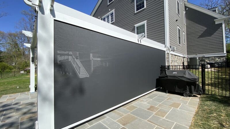 Residential_Pergola_Patio_White+Frame_White+Louvers_Pergola+Cuts_Fans_LED+Lights_Motorized+Screens_Black+Screen_Wall+Mount_Attached+(3) magnatrack automated screen